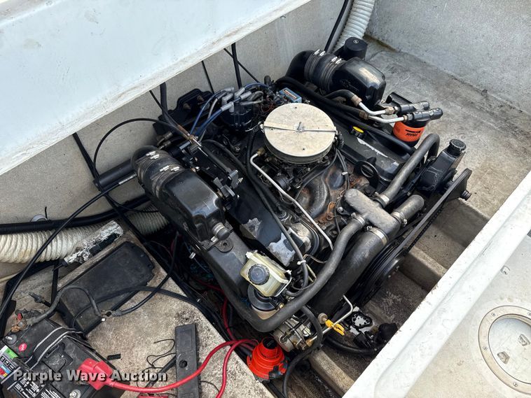 image for item EU5232 1995 Baja 236 boat