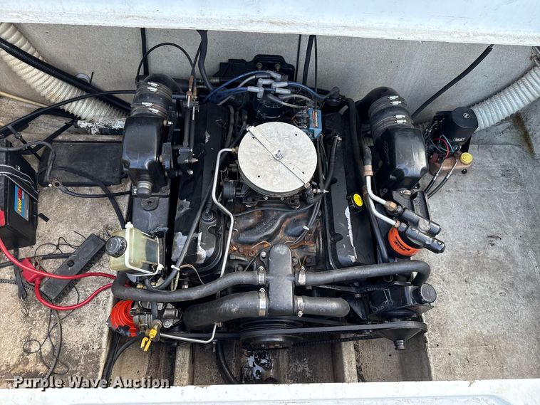 image for item EU5232 1995 Baja 236 boat