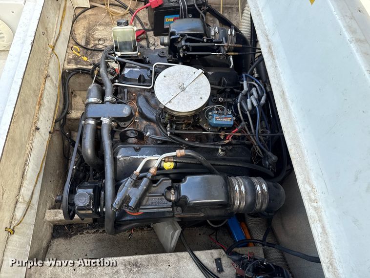 image for item EU5232 1995 Baja 236 boat