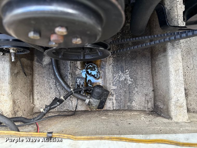 image for item EU5232 1995 Baja 236 boat