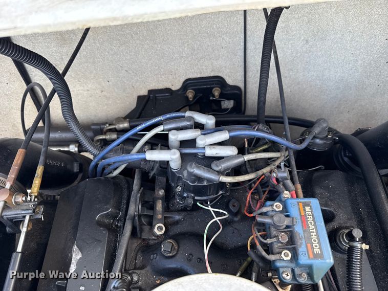 image for item EU5232 1995 Baja 236 boat