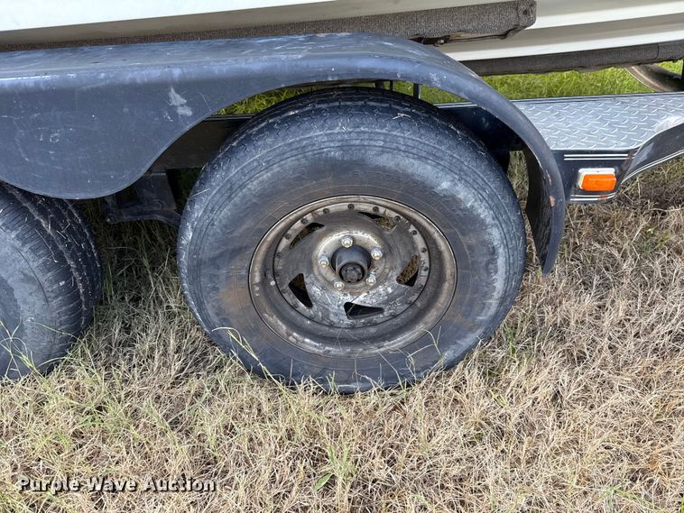 image for item EU5232 1995 Baja 236 boat