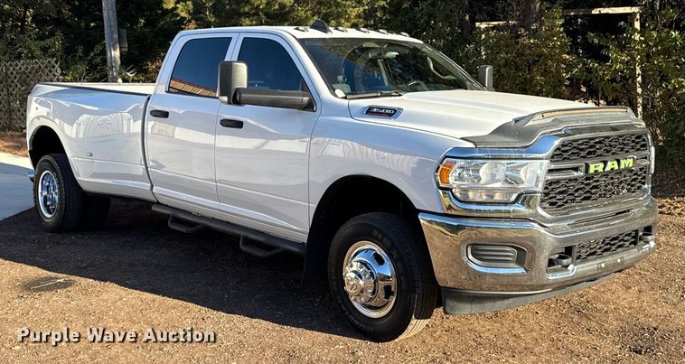 image for item EU5286 2019 RAM 3500 Crew Cab pickup truck