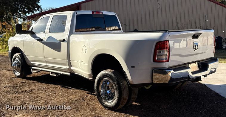 image for item EU5286 2019 RAM 3500 Crew Cab pickup truck