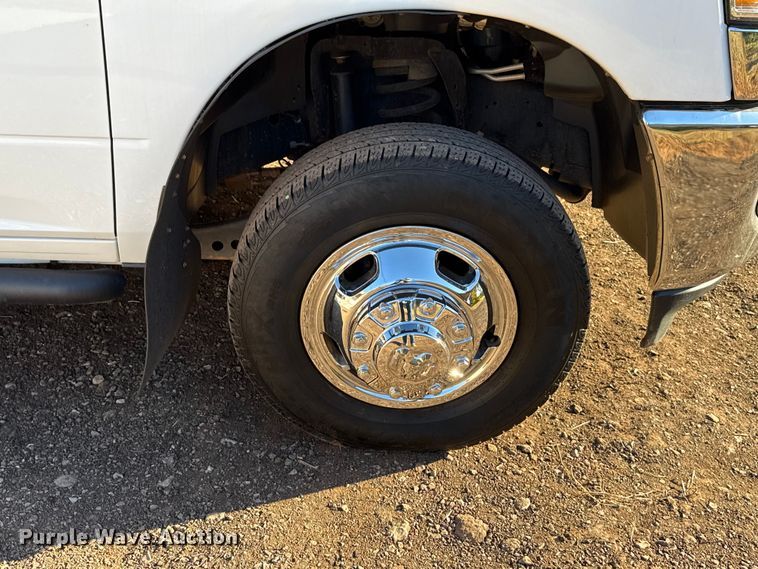 image for item EU5286 2019 RAM 3500 Crew Cab pickup truck