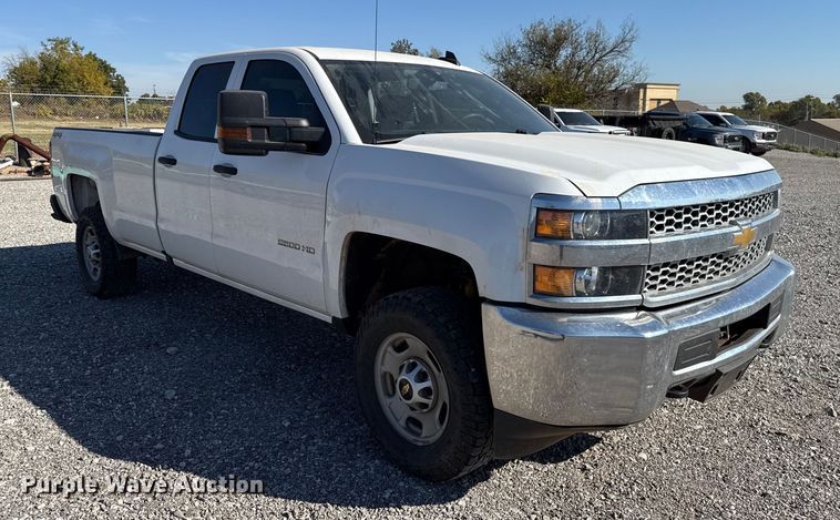 image for item EU5335 2019 Chevrolet Silverado 2500HD Double Cab pickup truck
