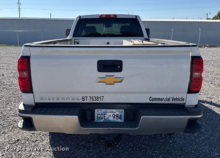 image for item EU5335 2019 Chevrolet Silverado 2500HD Double Cab pickup truck