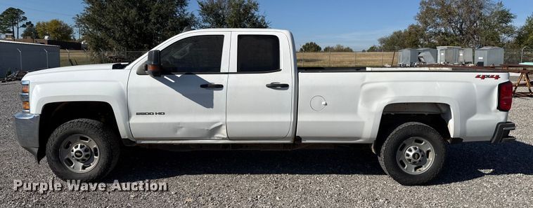 image for item EU5335 2019 Chevrolet Silverado 2500HD Double Cab pickup truck