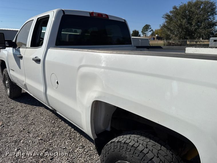 image for item EU5335 2019 Chevrolet Silverado 2500HD Double Cab pickup truck