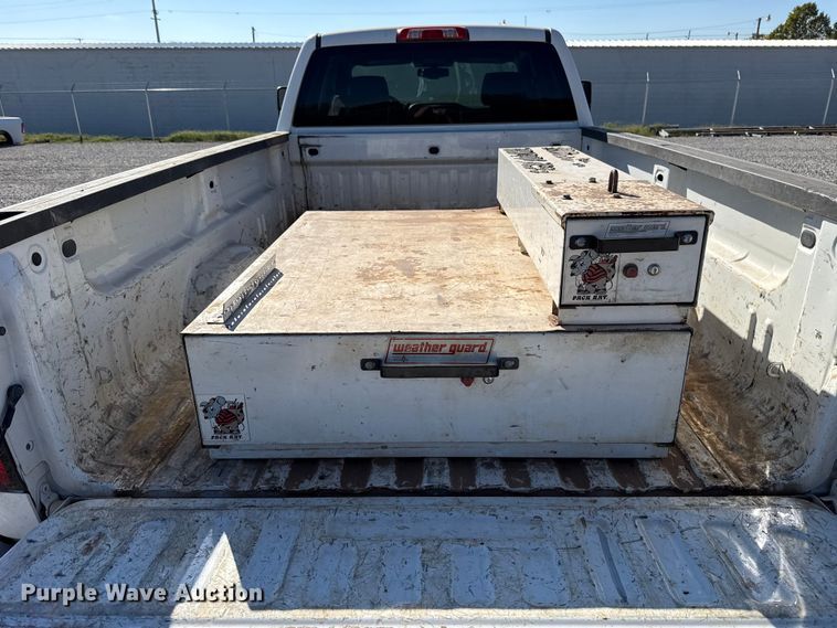 image for item EU5335 2019 Chevrolet Silverado 2500HD Double Cab pickup truck