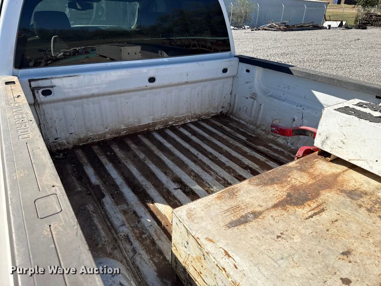 image for item EU5335 2019 Chevrolet Silverado 2500HD Double Cab pickup truck