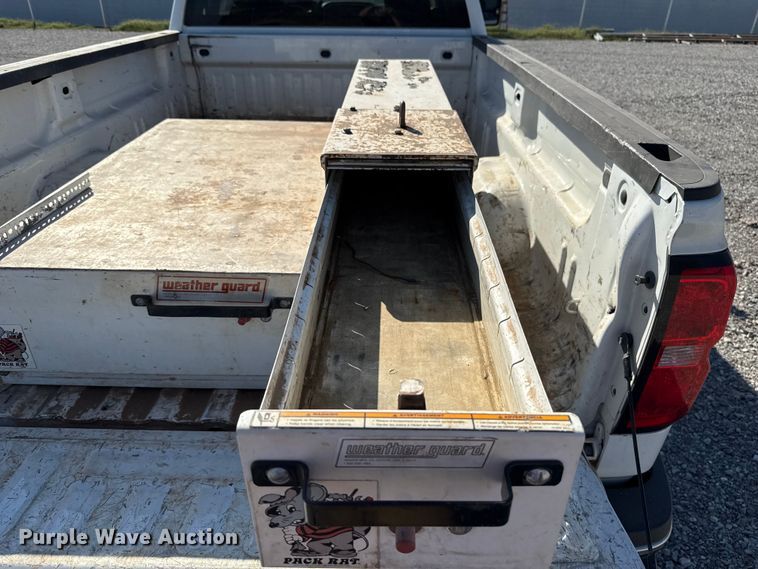 image for item EU5335 2019 Chevrolet Silverado 2500HD Double Cab pickup truck