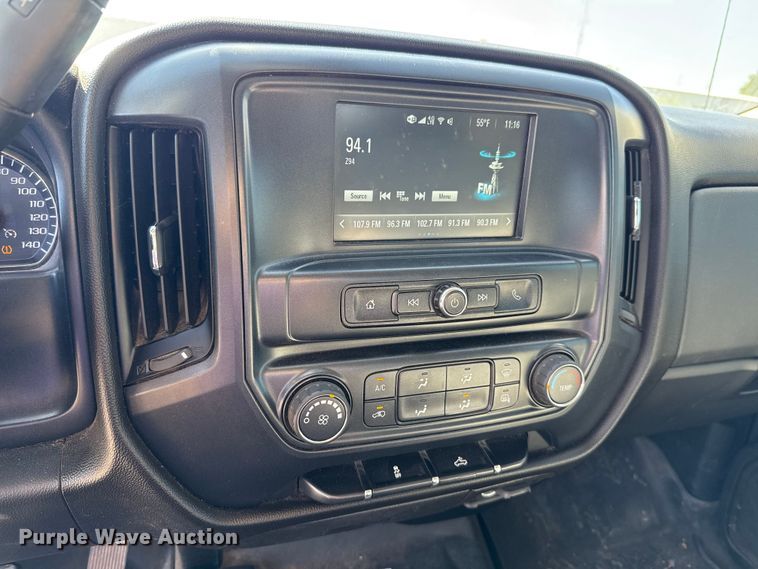 image for item EU5335 2019 Chevrolet Silverado 2500HD Double Cab pickup truck