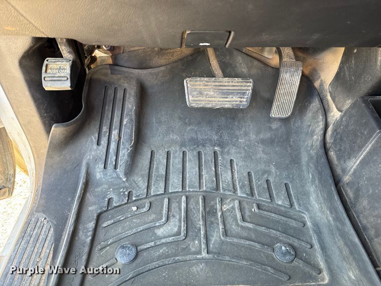 image for item EU5335 2019 Chevrolet Silverado 2500HD Double Cab pickup truck