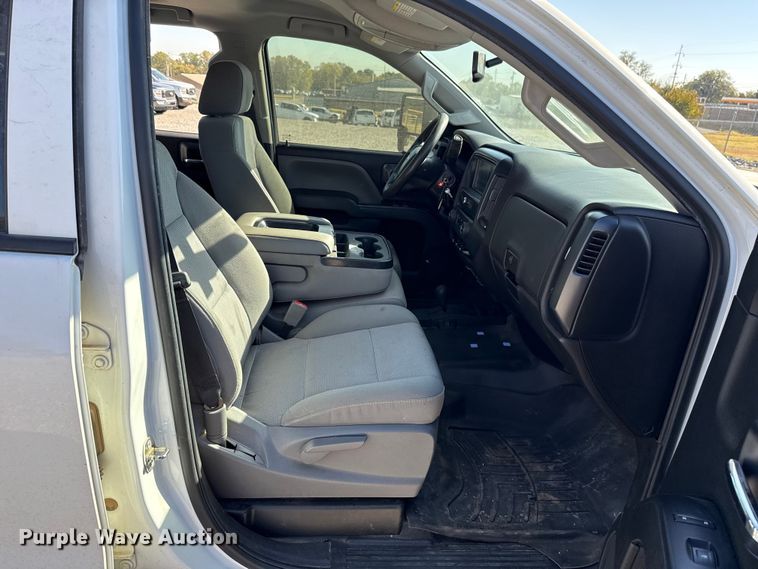 image for item EU5335 2019 Chevrolet Silverado 2500HD Double Cab pickup truck