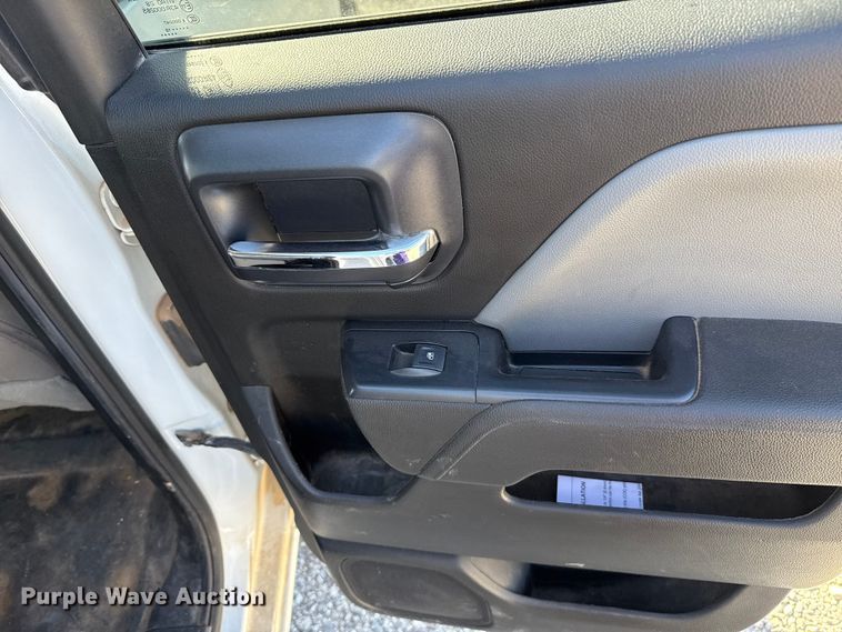 image for item EU5335 2019 Chevrolet Silverado 2500HD Double Cab pickup truck