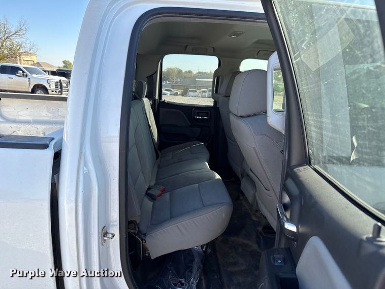 image for item EU5335 2019 Chevrolet Silverado 2500HD Double Cab pickup truck