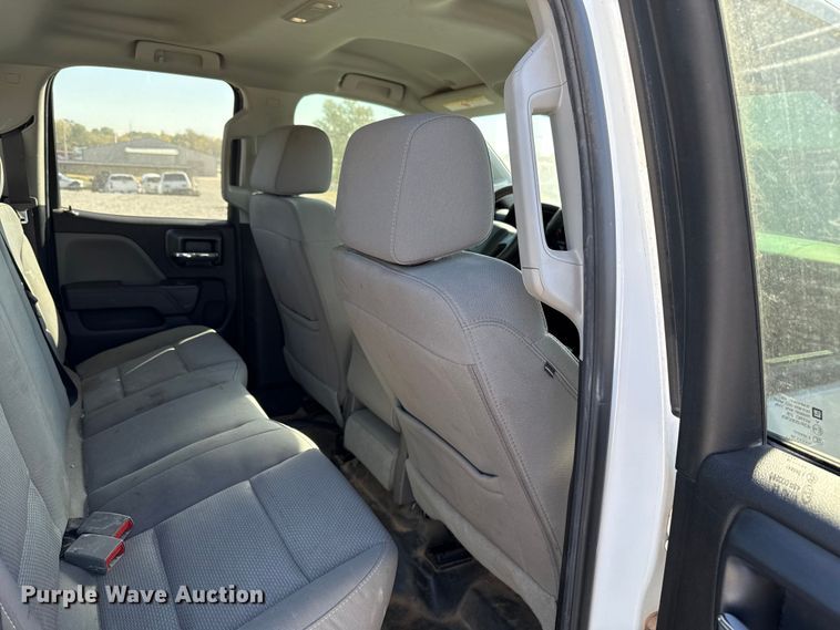 image for item EU5335 2019 Chevrolet Silverado 2500HD Double Cab pickup truck