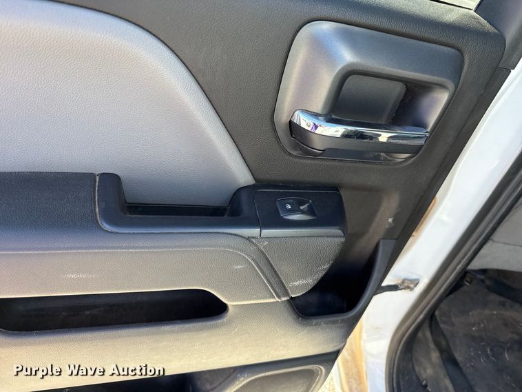 image for item EU5335 2019 Chevrolet Silverado 2500HD Double Cab pickup truck