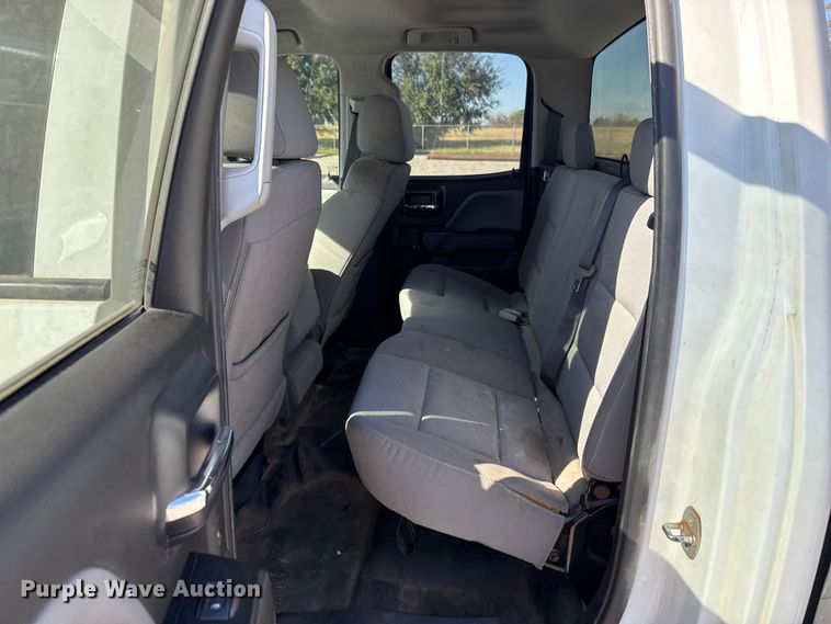 image for item EU5335 2019 Chevrolet Silverado 2500HD Double Cab pickup truck