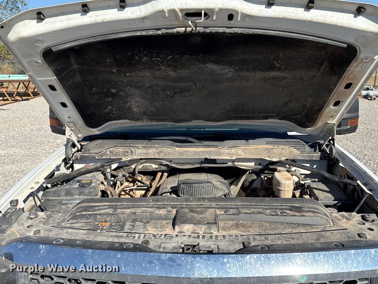 image for item EU5335 2019 Chevrolet Silverado 2500HD Double Cab pickup truck