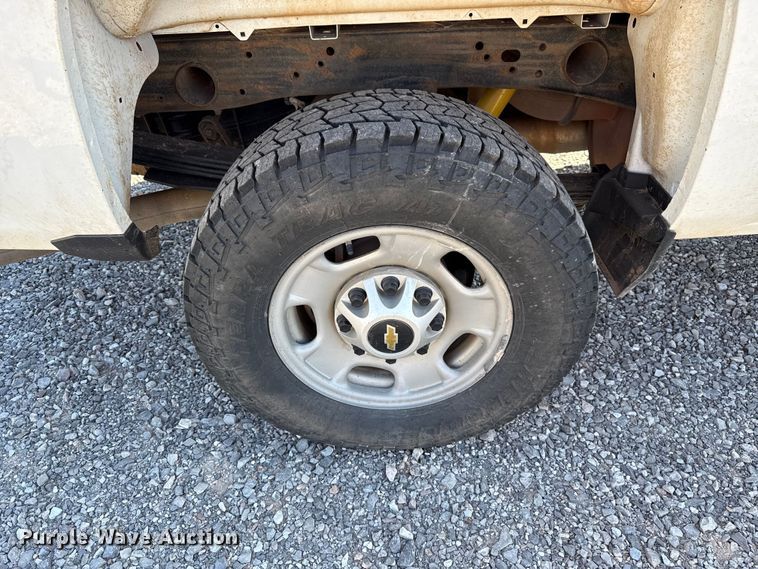 image for item EU5335 2019 Chevrolet Silverado 2500HD Double Cab pickup truck