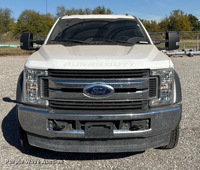 image for item EU5336 2018 Ford F550 SuperCab truck cab and chassis