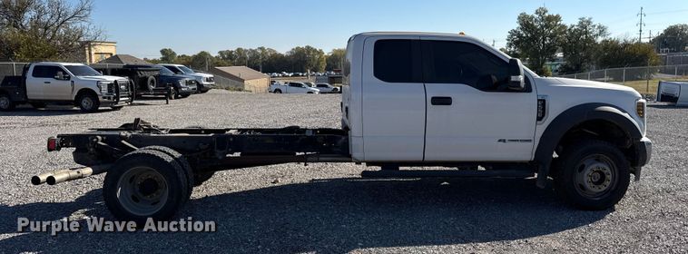 image for item EU5336 2018 Ford F550 SuperCab truck cab and chassis