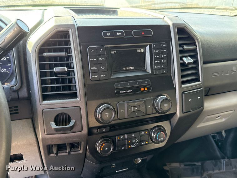 image for item EU5336 2018 Ford F550 SuperCab truck cab and chassis