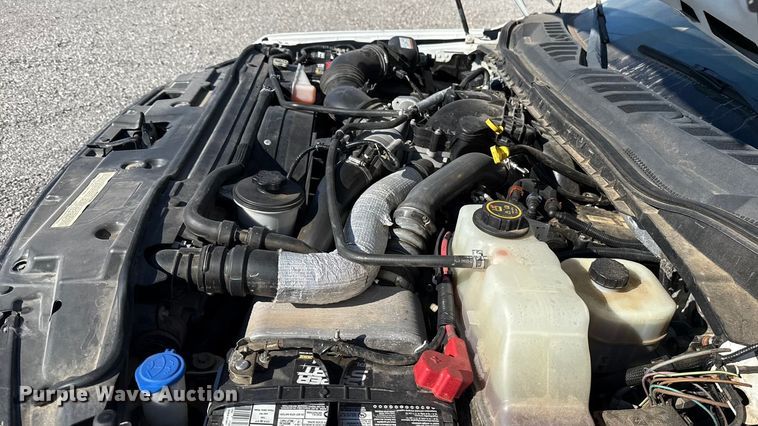 image for item EU5336 2018 Ford F550 SuperCab truck cab and chassis