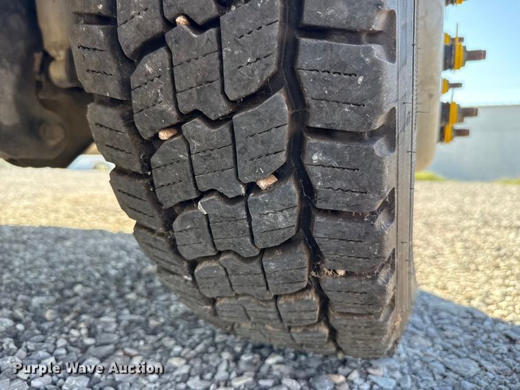 image for item EU5336 2018 Ford F550 SuperCab truck cab and chassis