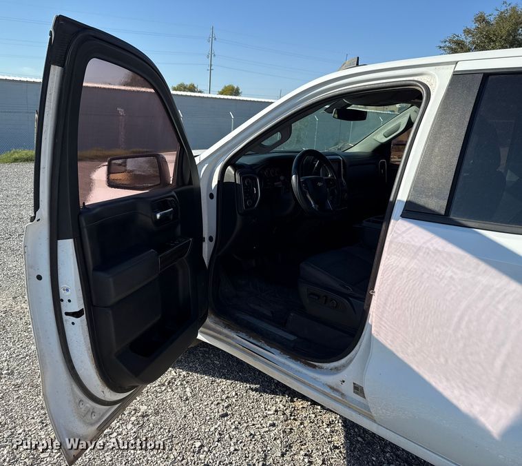 image for item EU5338 2019 Chevrolet Silverado 1500 Double Cab pickup truck