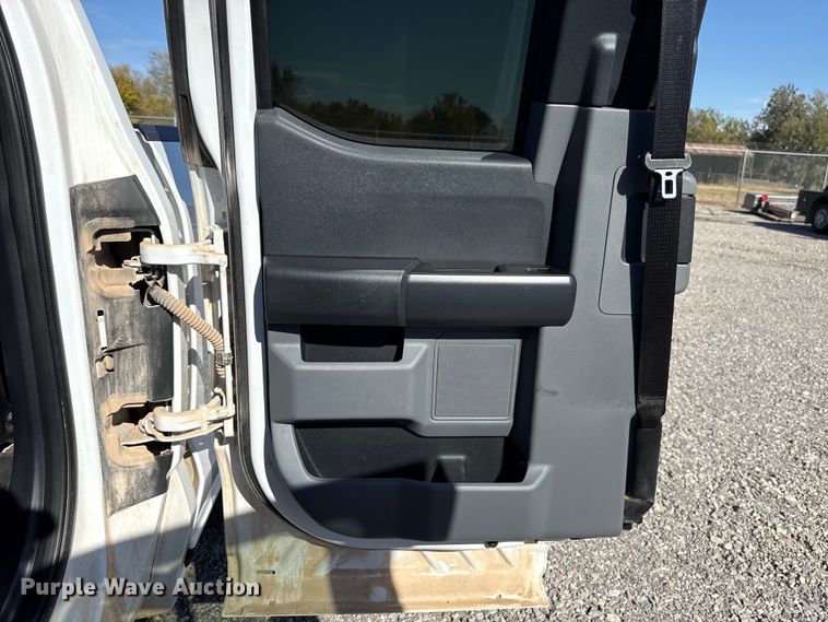 image for item EU5339 2022 Ford F150 SuperCab pickup truck