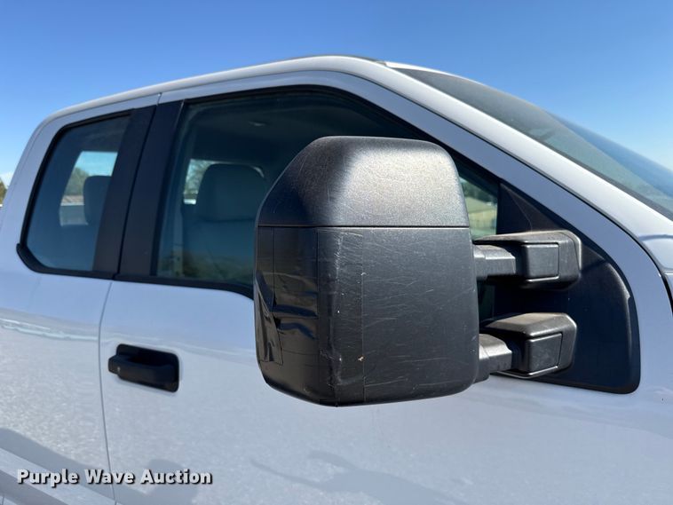 image for item EU5340 2021 Ford F250 Super Duty SuperCab pickup truck