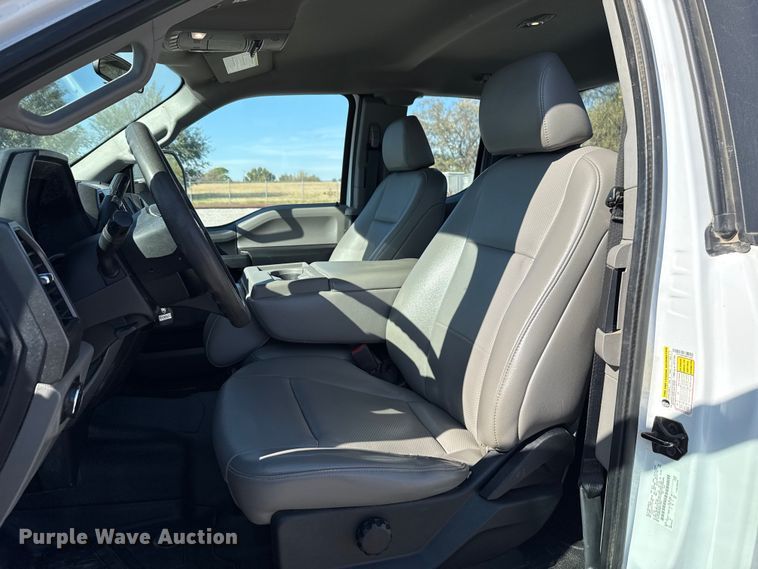 image for item EU5340 2021 Ford F250 Super Duty SuperCab pickup truck