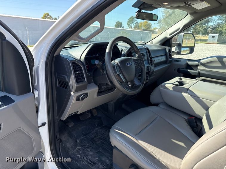 image for item EU5340 2021 Ford F250 Super Duty SuperCab pickup truck