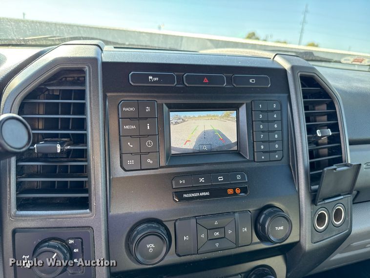 image for item EU5340 2021 Ford F250 Super Duty SuperCab pickup truck