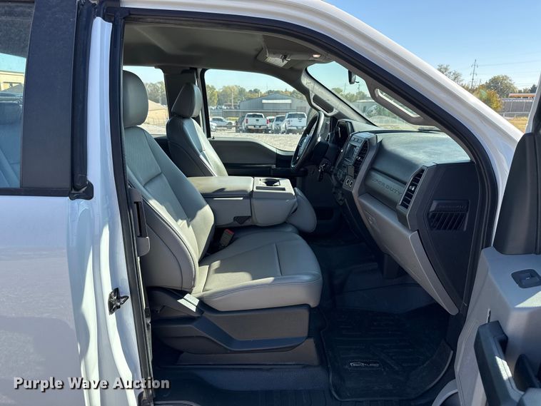 image for item EU5340 2021 Ford F250 Super Duty SuperCab pickup truck