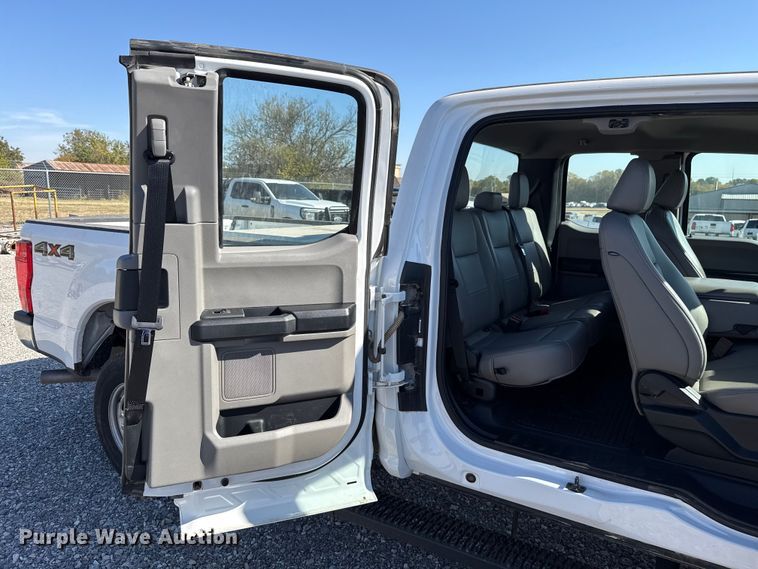 image for item EU5340 2021 Ford F250 Super Duty SuperCab pickup truck