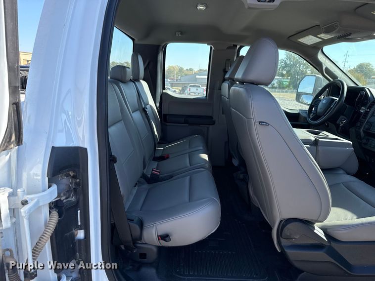 image for item EU5340 2021 Ford F250 Super Duty SuperCab pickup truck