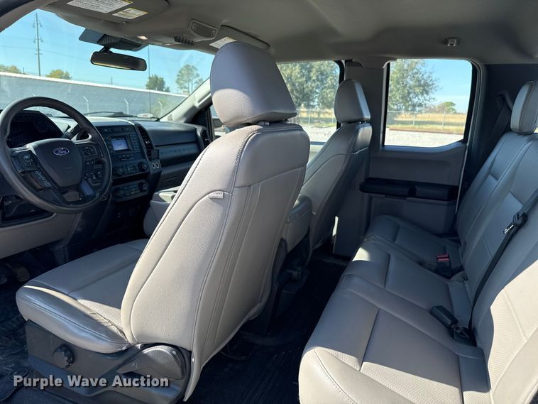 image for item EU5340 2021 Ford F250 Super Duty SuperCab pickup truck