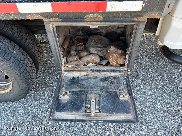 image for item EU5341 2021 Ford F350 Super Duty  SuperCab flatbed pickup truck