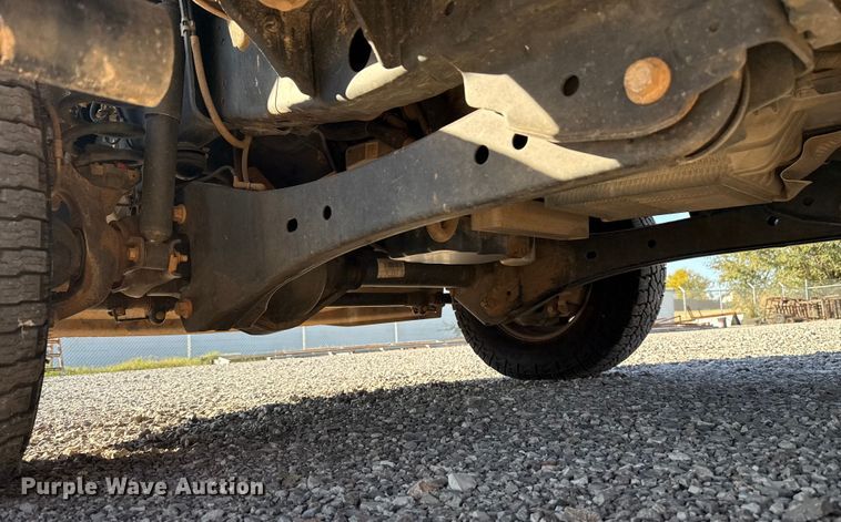 image for item EU5341 2021 Ford F350 Super Duty  SuperCab flatbed pickup truck