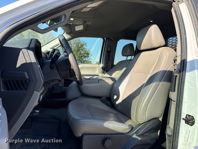 image for item EU5341 2021 Ford F350 Super Duty  SuperCab flatbed pickup truck