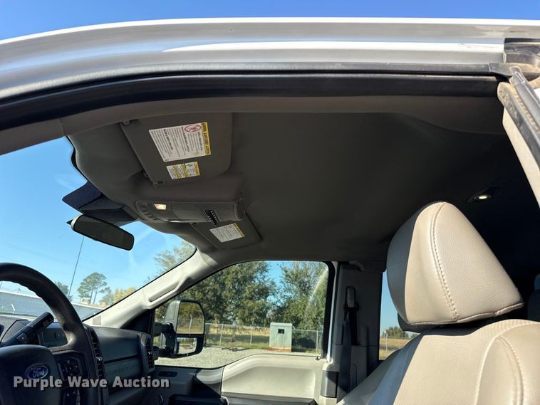 image for item EU5341 2021 Ford F350 Super Duty  SuperCab flatbed pickup truck