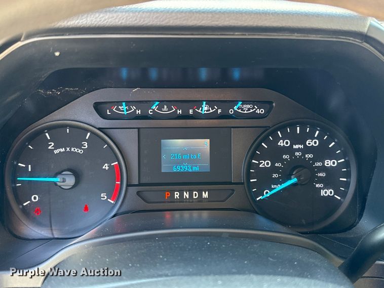 image for item EU5341 2021 Ford F350 Super Duty  SuperCab flatbed pickup truck