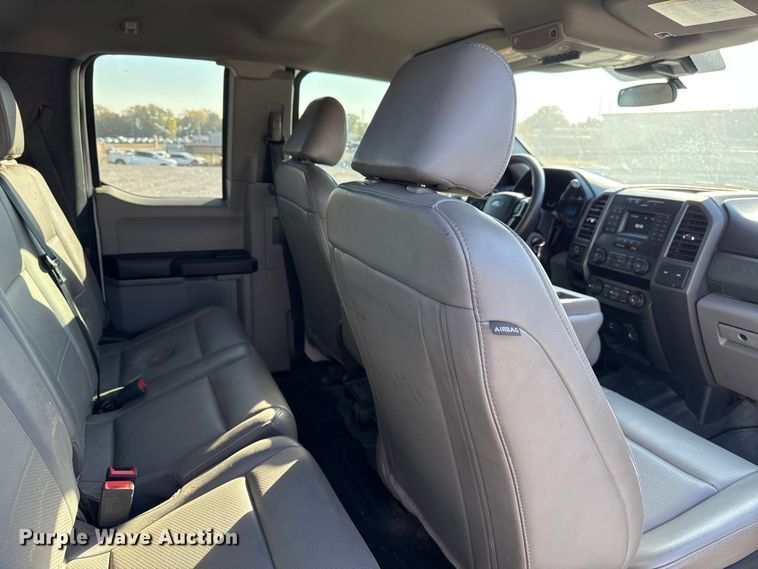 image for item EU5341 2021 Ford F350 Super Duty  SuperCab flatbed pickup truck