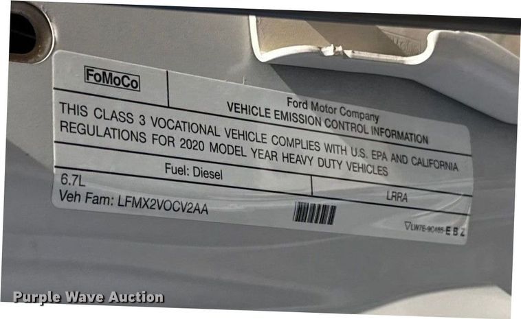 image for item EU5341 2021 Ford F350 Super Duty  SuperCab flatbed pickup truck