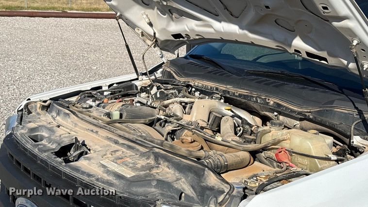 image for item EU5341 2021 Ford F350 Super Duty  SuperCab flatbed pickup truck