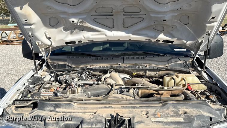 image for item EU5341 2021 Ford F350 Super Duty  SuperCab flatbed pickup truck